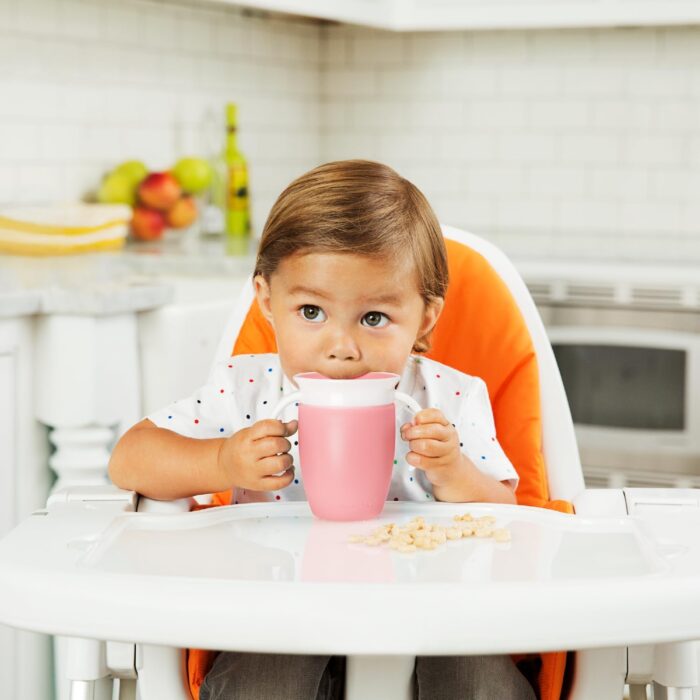 Munchkin dos Tazas Sippy Miracle 360, Entrenadora para Niños Pequeños & Bebés, Libre de BPA, Sin Derrames, A Prueba de Fugas, para Destete de Bebé de 6+ Meses, 7oz/207ml, Rosa